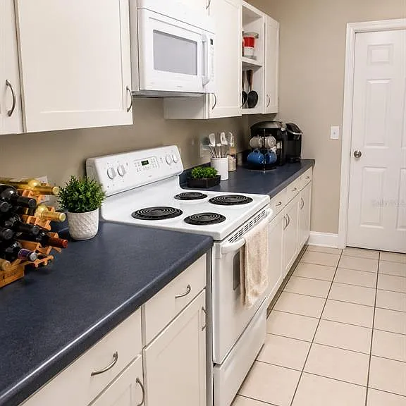 605 Northlake Blvd #9 — Photo 3