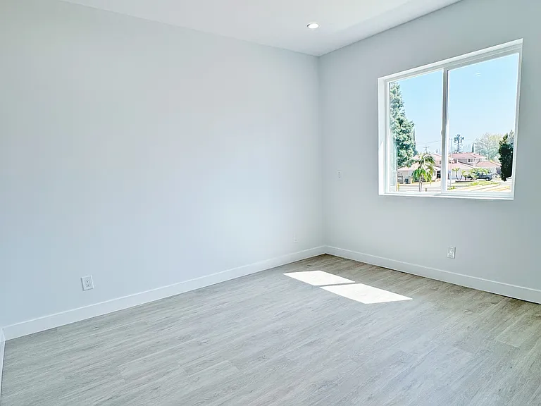 2504 Dunswell Ave — Photo 14