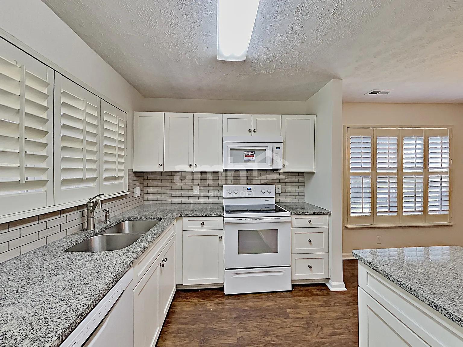 3 bed, 2.5 bath, 1464 sqft, $2,500 — Photo 4