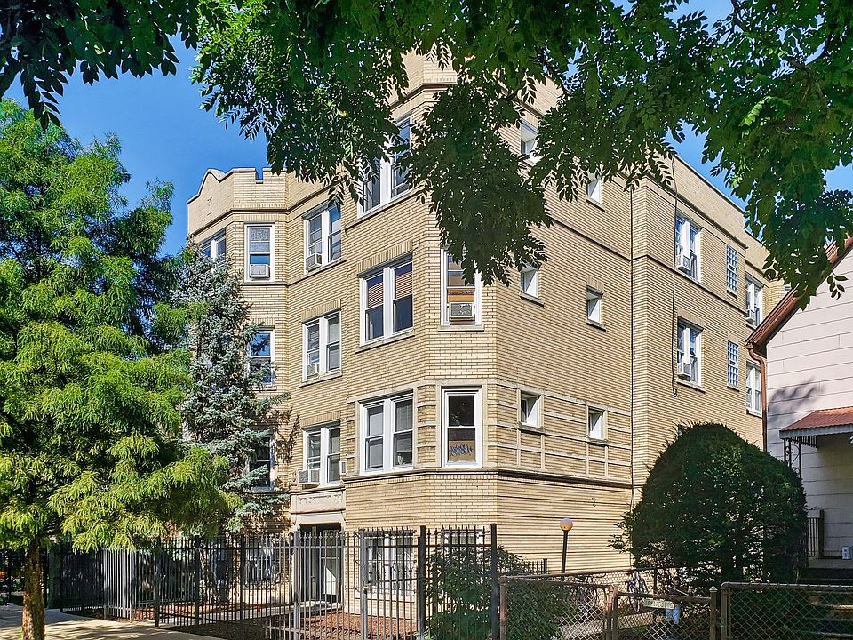1st image of 2837.5 N Sawyer Ave #2W