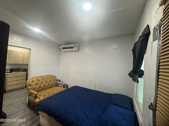 2nd image of 219 E Palmdale St