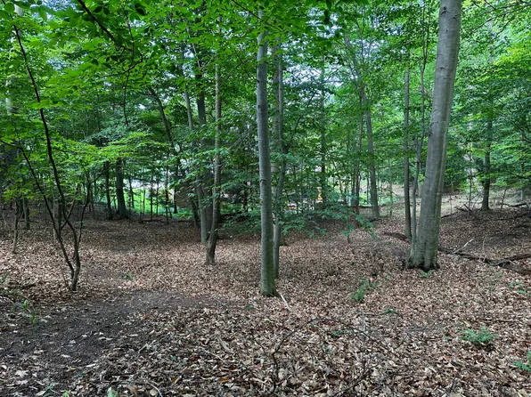 6625 Forest Beach Dr, Holland, MI 49423