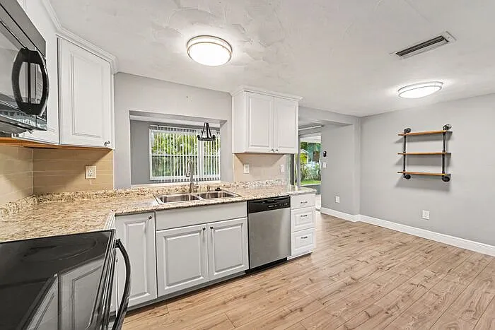3528 Rock Royal Dr — Photo 10