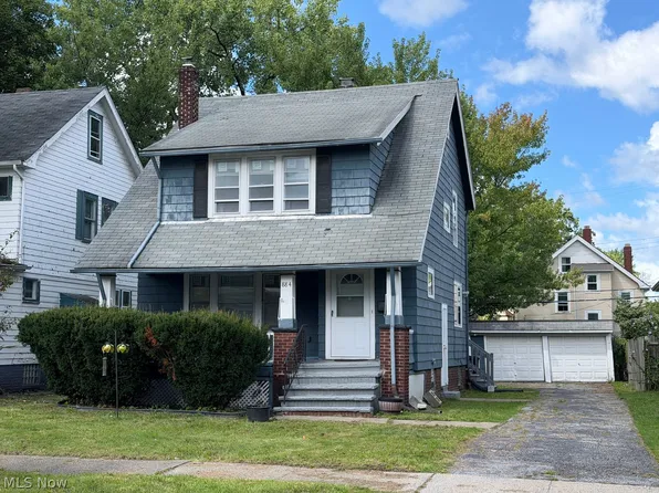 884 Nela View Rd, Cleveland, OH 44112