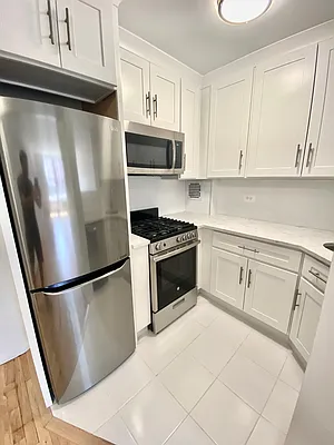 Rented by Guy Goldman, LREB | media 15