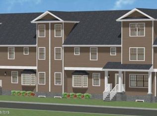 821 Princeton Ave, Lakewood, NJ 08701
