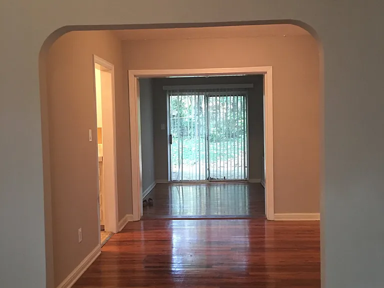 935 Delores Dr — Photo 7