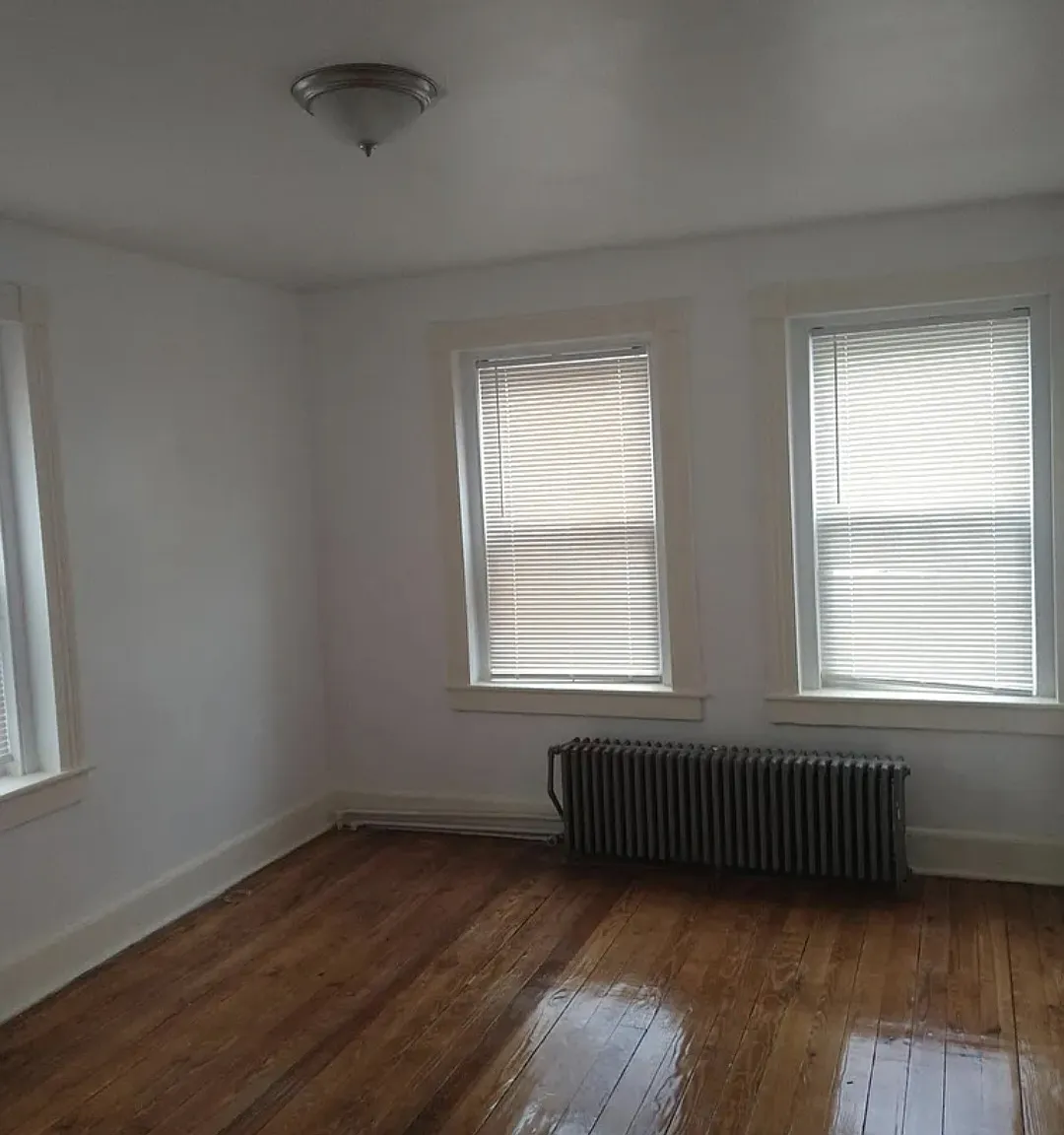 4 bed, 1000 sqft, $1,550 — Photo 4