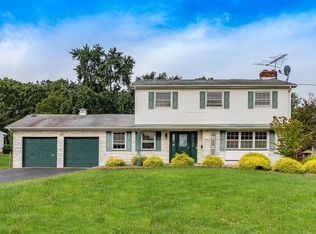 15 Taunton Dr, Howell, NJ 07731