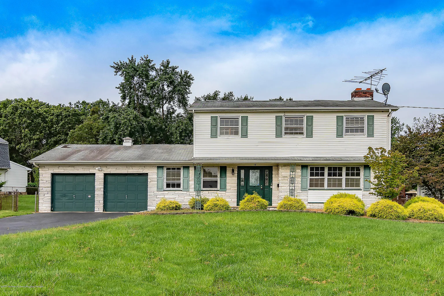 15 Taunton Dr photo 1