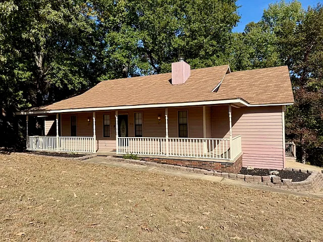 3 bed, 1500 sqft, $1,575 — Photo 2