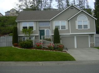 18127 Miss Ellis Loop NE, Poulsbo, WA 98370