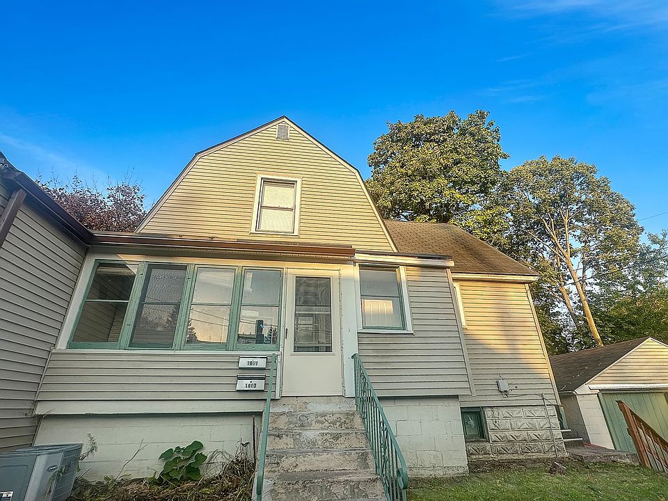 1st image of 1801-1803 Oakwood Ave NE #1801