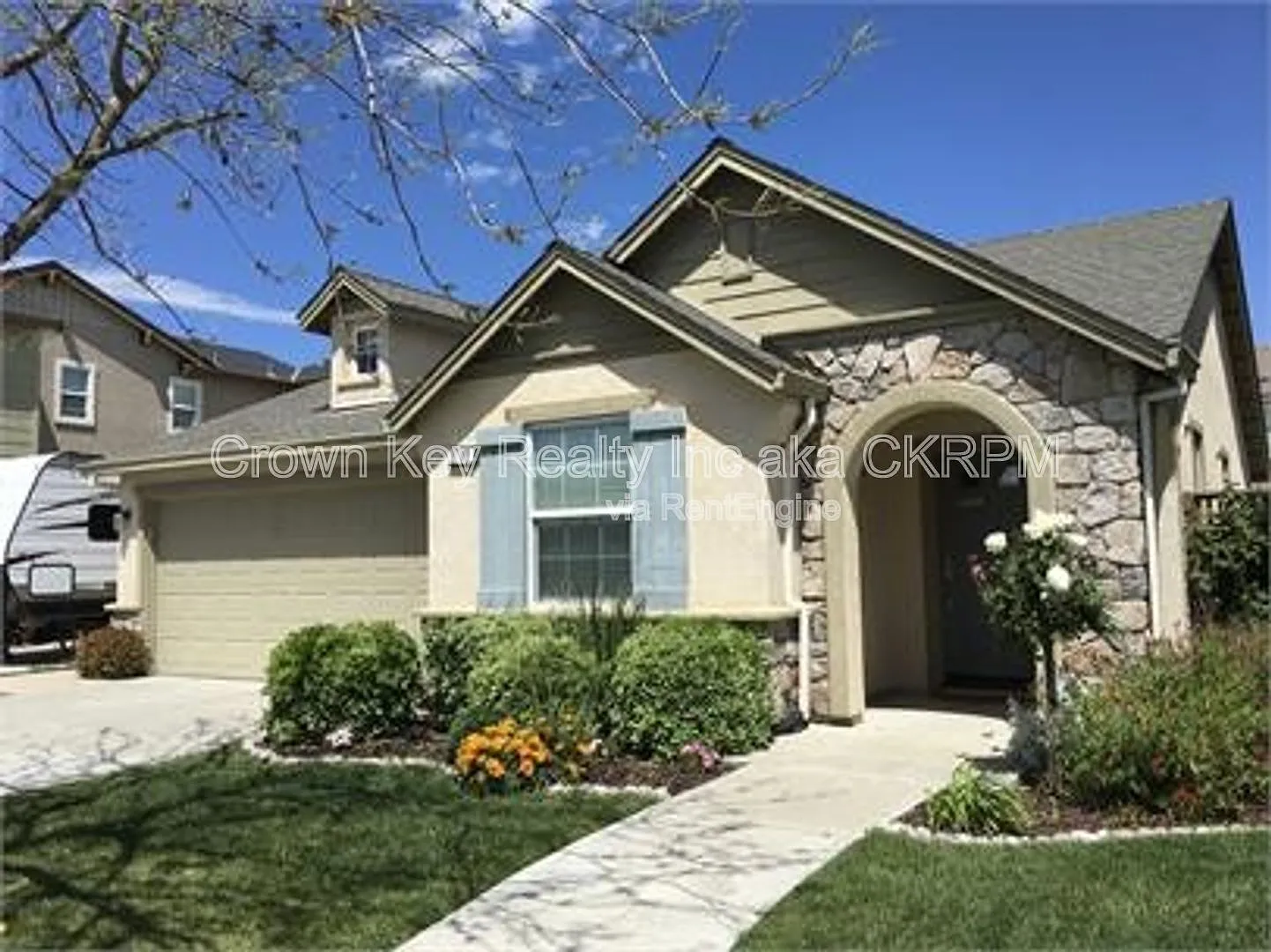 3 bed, 2.0 bath, 1306 sqft, $2,600 — Photo 1