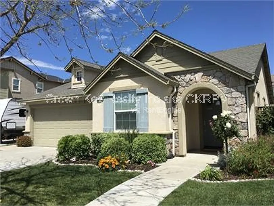 2741 Nostalgia St