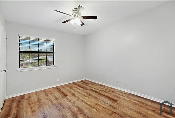 364 La Quinta Cir S — Photo 9