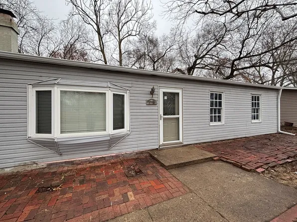 2710 W Kirby Ave, Champaign, IL 61821