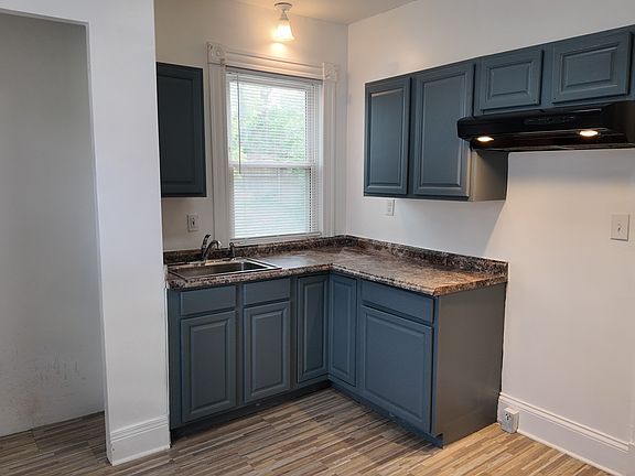 3rd image of 3034 Glenway Ave #2