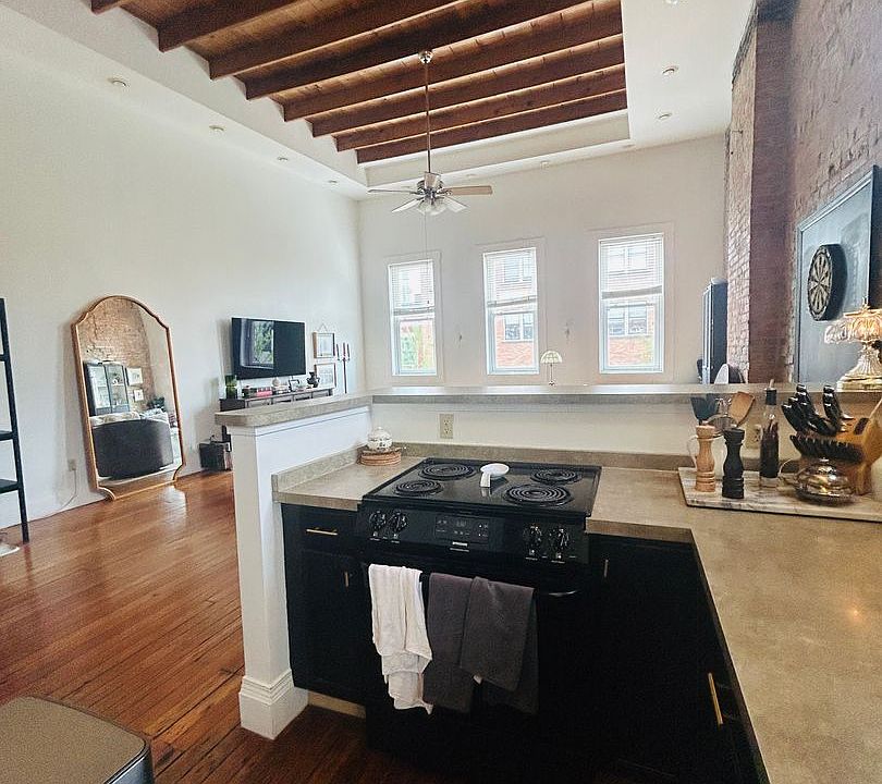 1st image of 514 Madison Ave #300