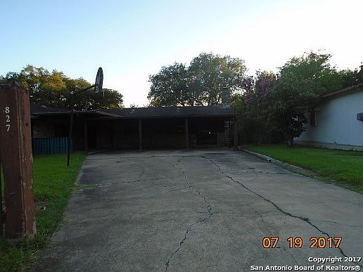 4th image of 827 Saint Matthew St