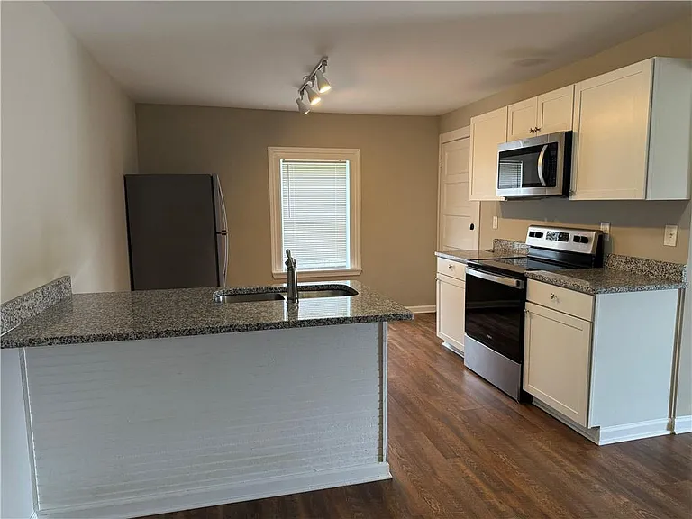 35 Quarry St — Photo 2