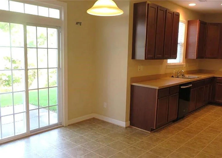 2207 Tuliptree Cir — Photo 10