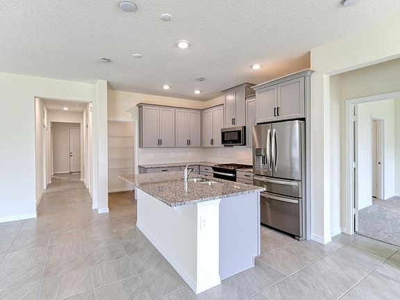 3rd image of 935 Vineyard Ridge Rd