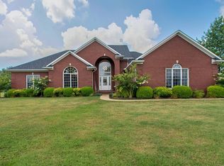 35 Cardinal Ct, Lawrenceburg, TN 38464