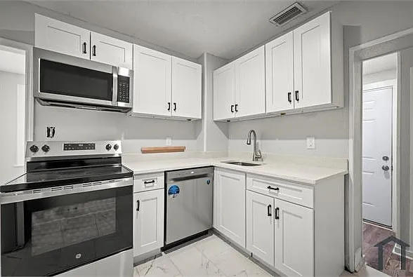 3524 Boulevard #4 — Photo 7