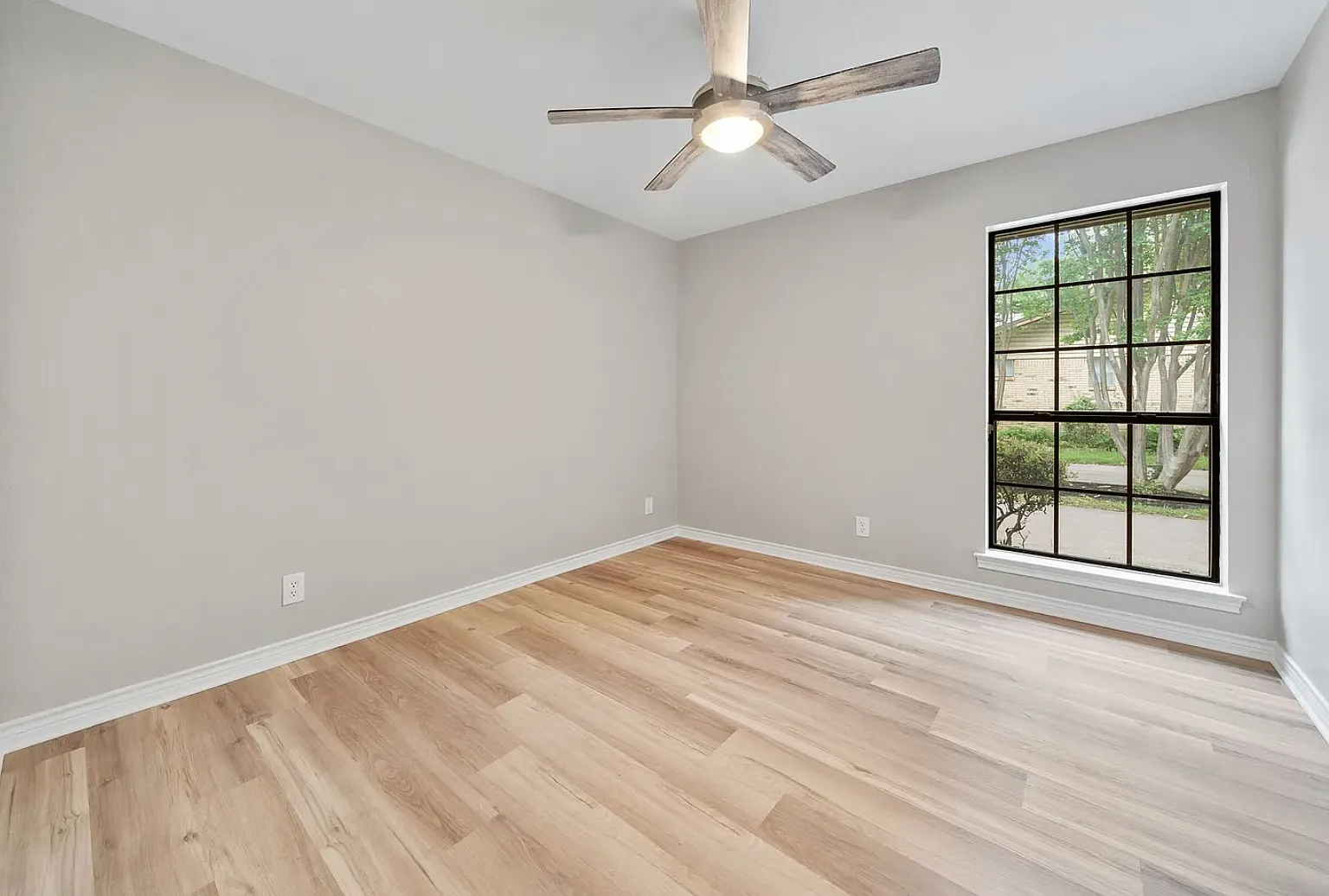 4 bed, 2669 sqft, $900 — Photo 3