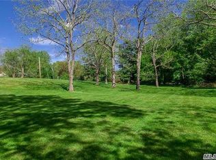 80 Harbor Rd, Saint James, NY 11780