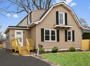 1289 Ridgewood Dr, Highland Park, IL