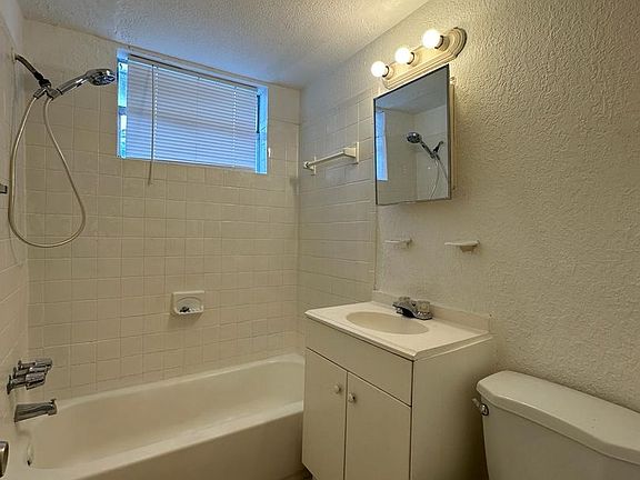 4th image of 180 NW 17th St APT 1