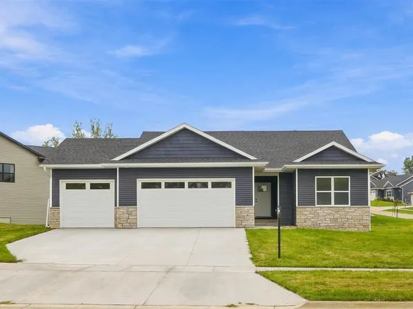 1415 Legend Dr, Tiffin, IA 52340