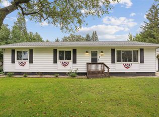 907 Sherman St, Dysart, IA 52224
