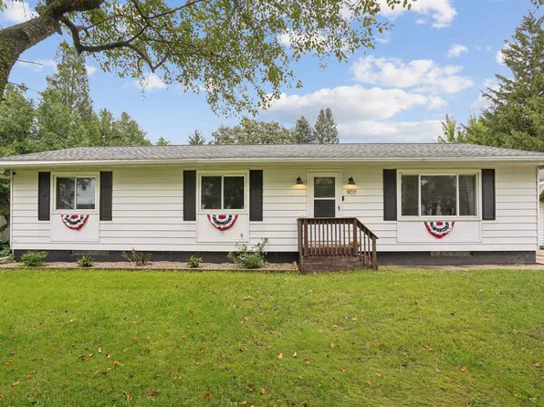 907 Sherman St, Dysart, IA 52224