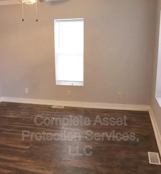 117 Columbia St — Photo 15