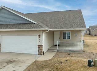 834 Crescent View Dr NE, Cedar Rapids, IA 52402