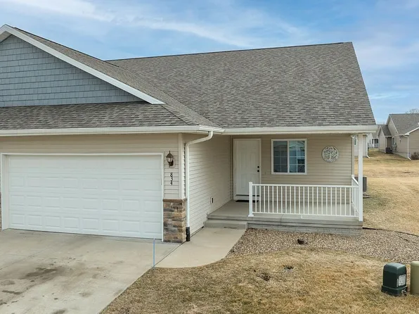 834 Crescent View Dr NE, Cedar Rapids, IA 52402