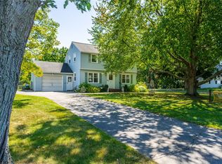 44 Eastgate Dr, Irondequoit, NY 14617