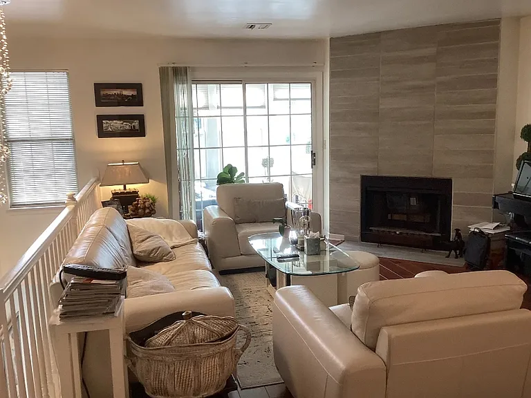 701 Country Place Dr #B — Photo 2