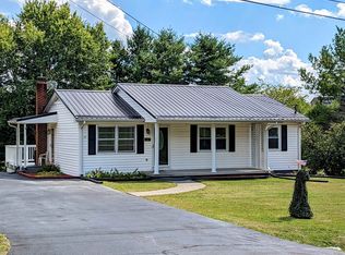 1627 Mud Pike Rd, Christiansburg, VA 24073