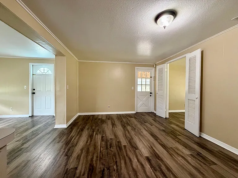 1809 Richter Ln — Photo 9