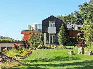 107 S Highland Rd, Putnam Valley, NY 10579