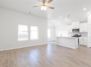 3301 Scissortail Way, Yukon, OK 73099