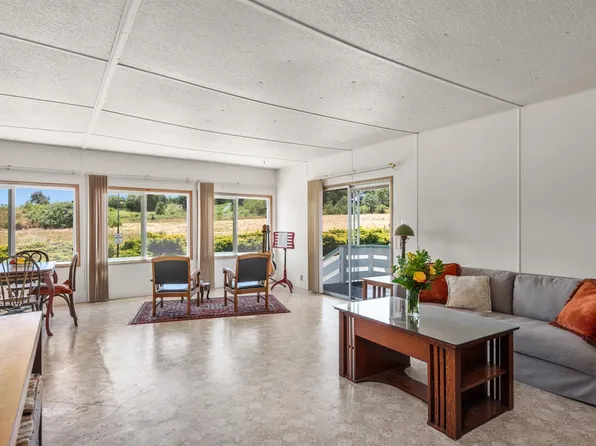 6670 Redwood Avenue, Sebastopol, CA 95472