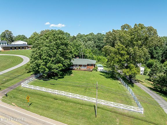 2nd image of 3206 Maryville Pike