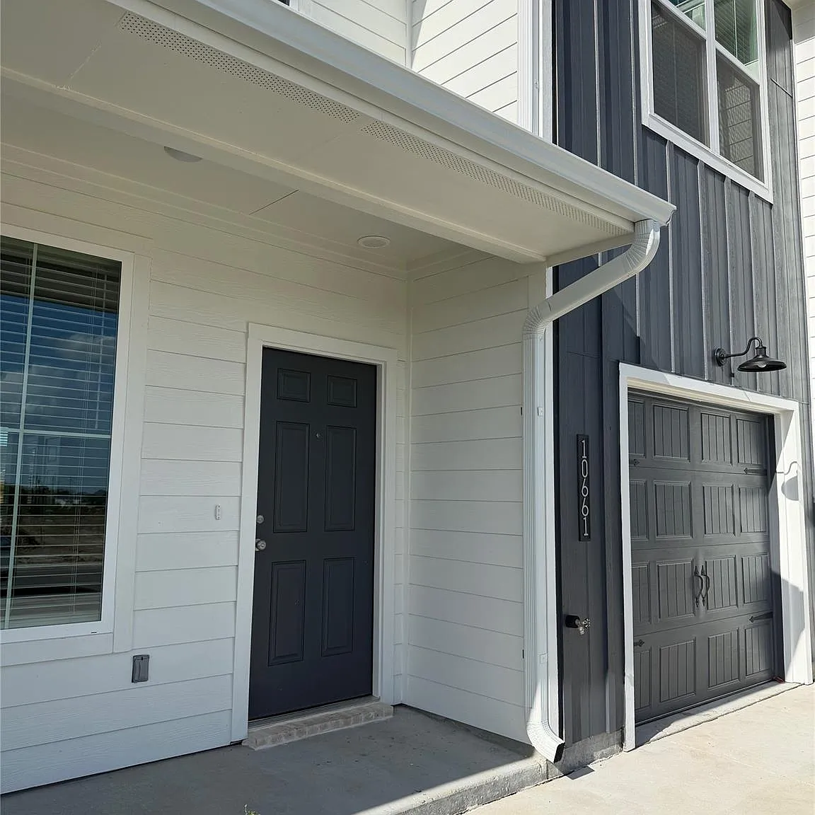 3 bed, 2.5 bath, 1346 sqft, $1,950 — Photo 2