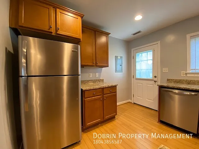 513 S Harrison St #G — Photo 8