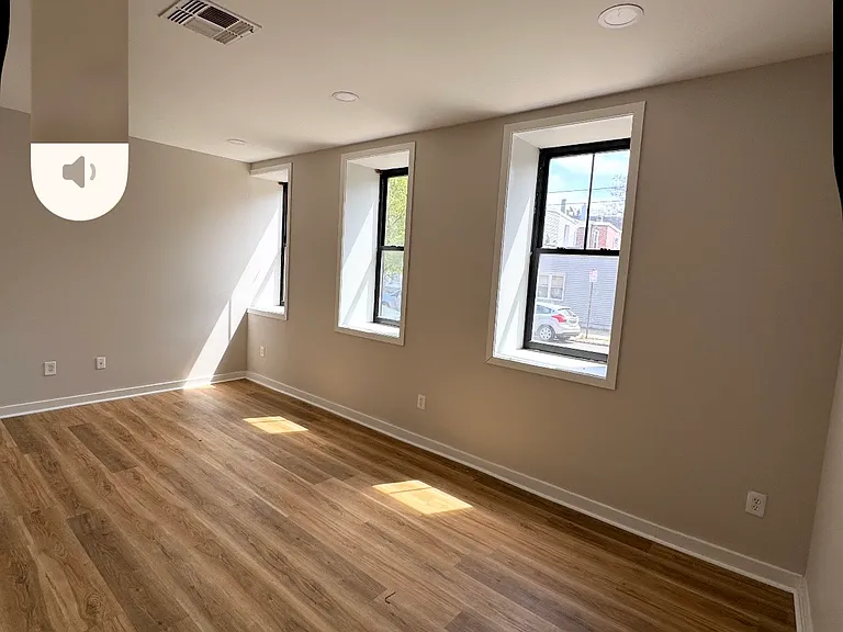 20 Swan St #1 — Photo 2